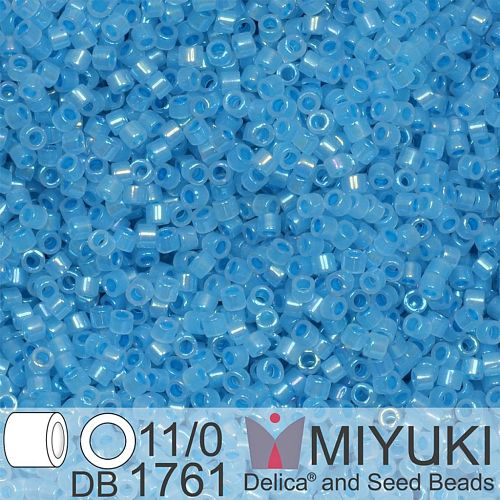 Korálky Miyuki Delica 11/0. Barva Sparkling Sky Blue Lined Opal AB DB1761. Balení 5g