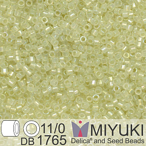 Korálky Miyuki Delica 11/0. Barva Sparkling Celery Lined Opal AB  DB1765. Balení 5g